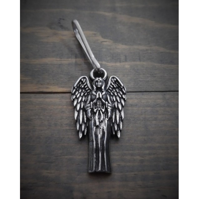 Angel Zipper Pull